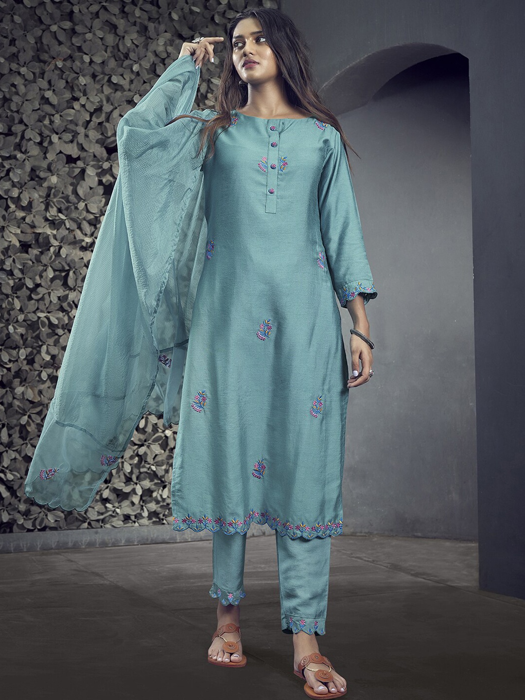 

Indo Era Floral Embroidered Kurta with Trousers & Dupatta, Blue