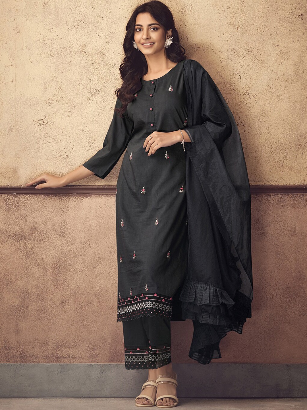 

Indo Era Black Floral Embroidered Kurta & Trousers With Dupatta