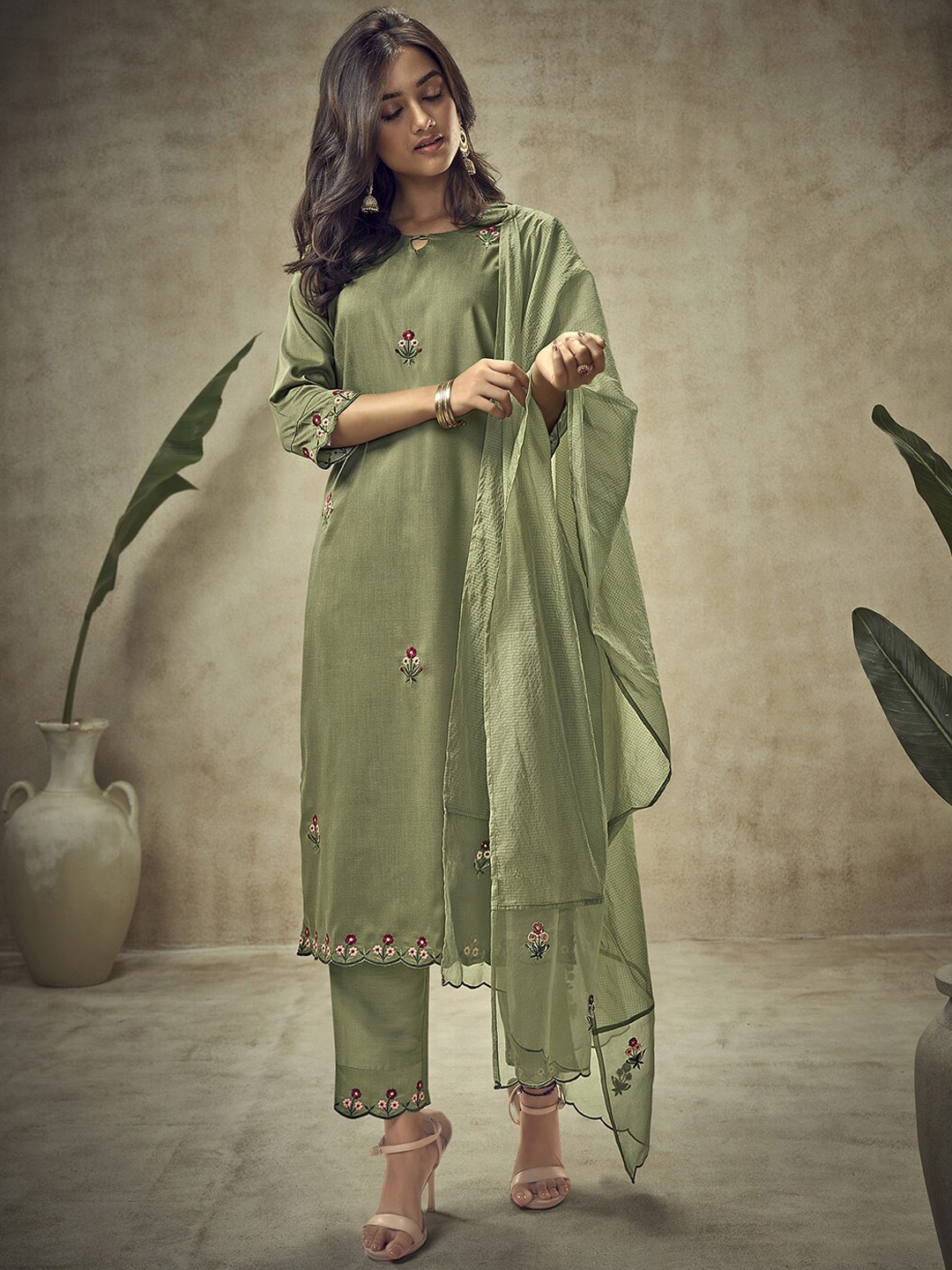 

Indo Era Floral Embroidered Thread Work Kurta With Trousers & Dupatta, Green