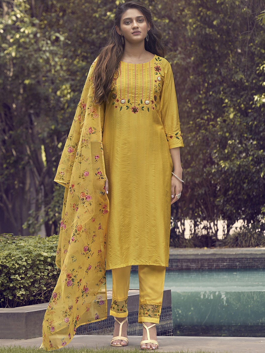 

Indo Era Floral Embroidered Regular Kurta With Trousers & Dupatta, Yellow