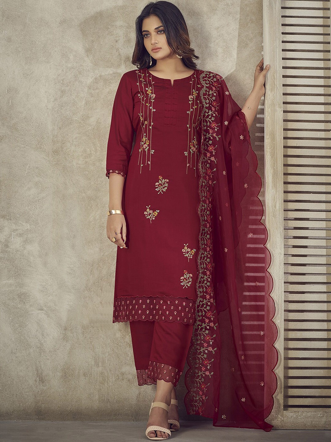

Indo Era Floral Embroidered Thread Work Kurta with Trousers & Dupatta, Red