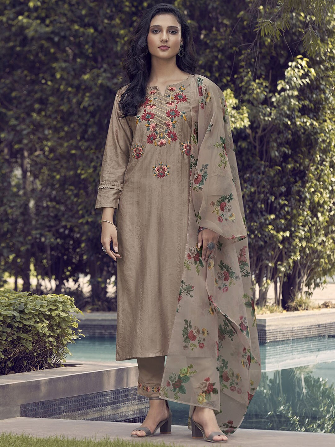 

Indo Era Floral Embroidered Thread Work Kurta With Trousers & Dupatta, Brown