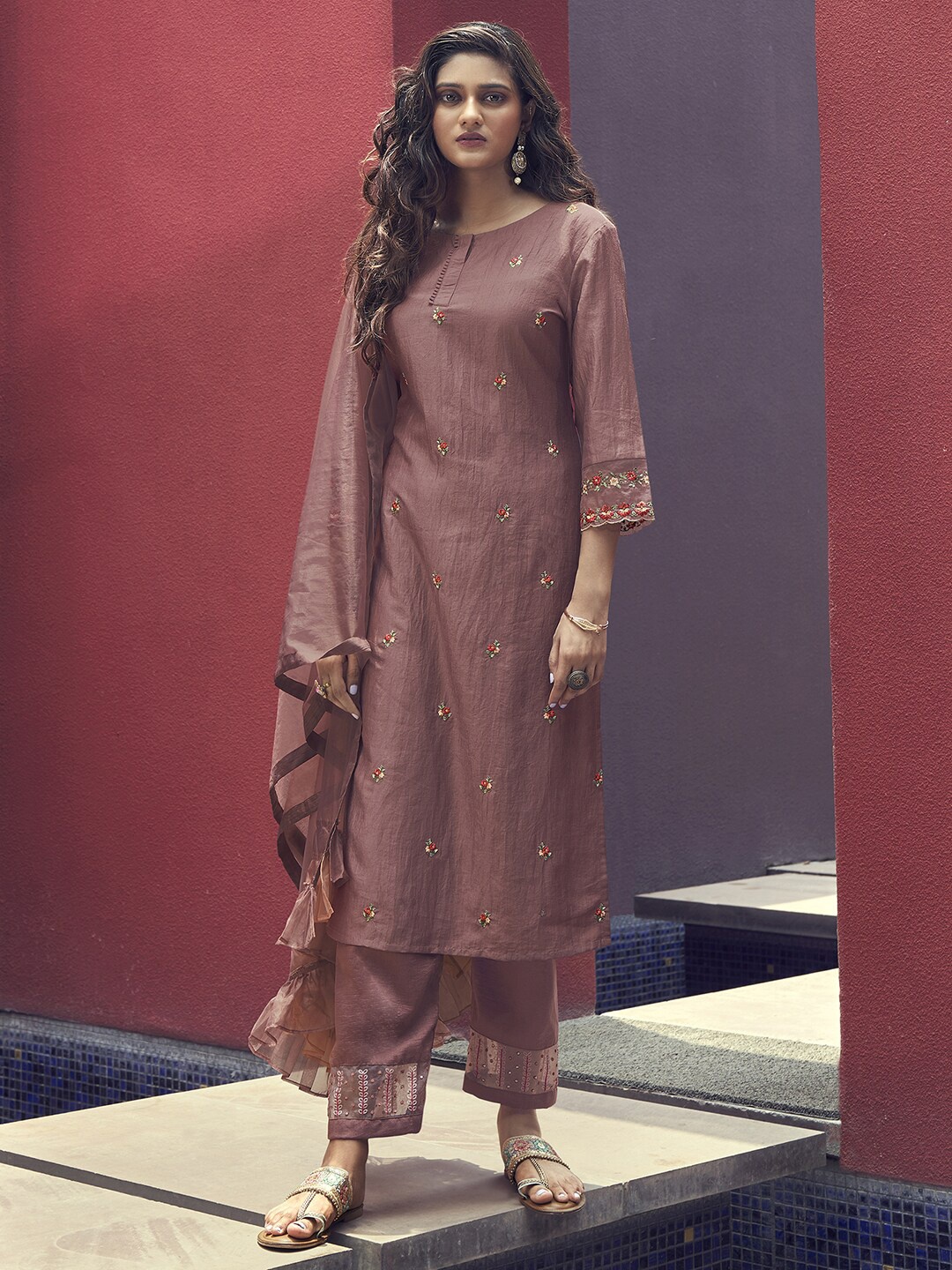 

Indo Era Floral Thread Work Straight Kurta & Trousers With Dupatta, Mauve