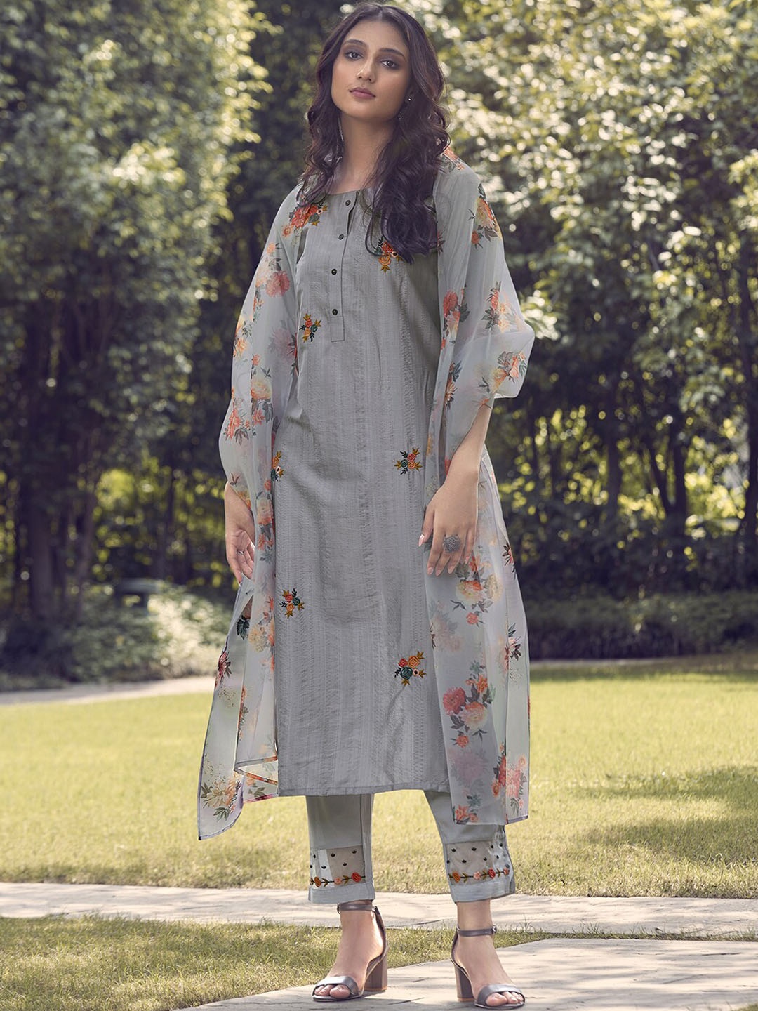 

Indo Era Floral Embroidered Kurta with Trousers & Dupatta, Grey