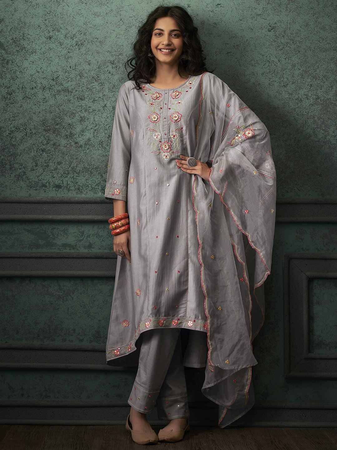 

Indo Era Floral Embroidered Yoke Thread Work Kurta & Trousers With Dupatta, Grey