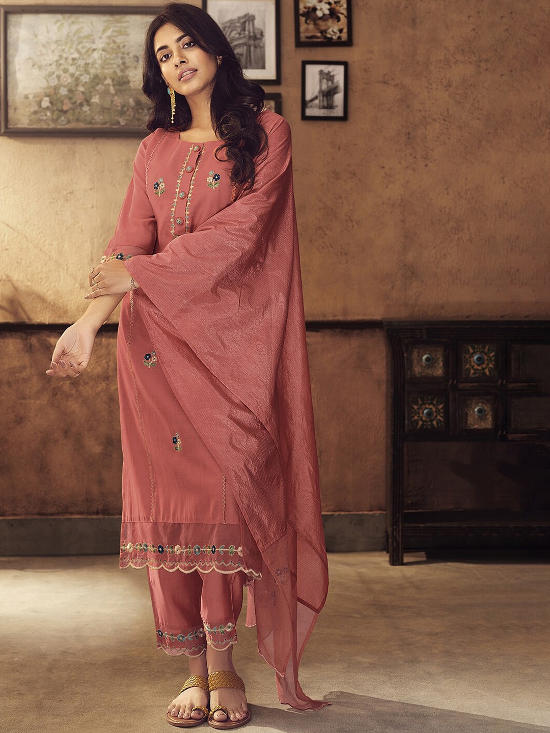 

Indo Era Floral Embroidered Thread Work Regular Kurta with Trousers & Dupatta, Rust