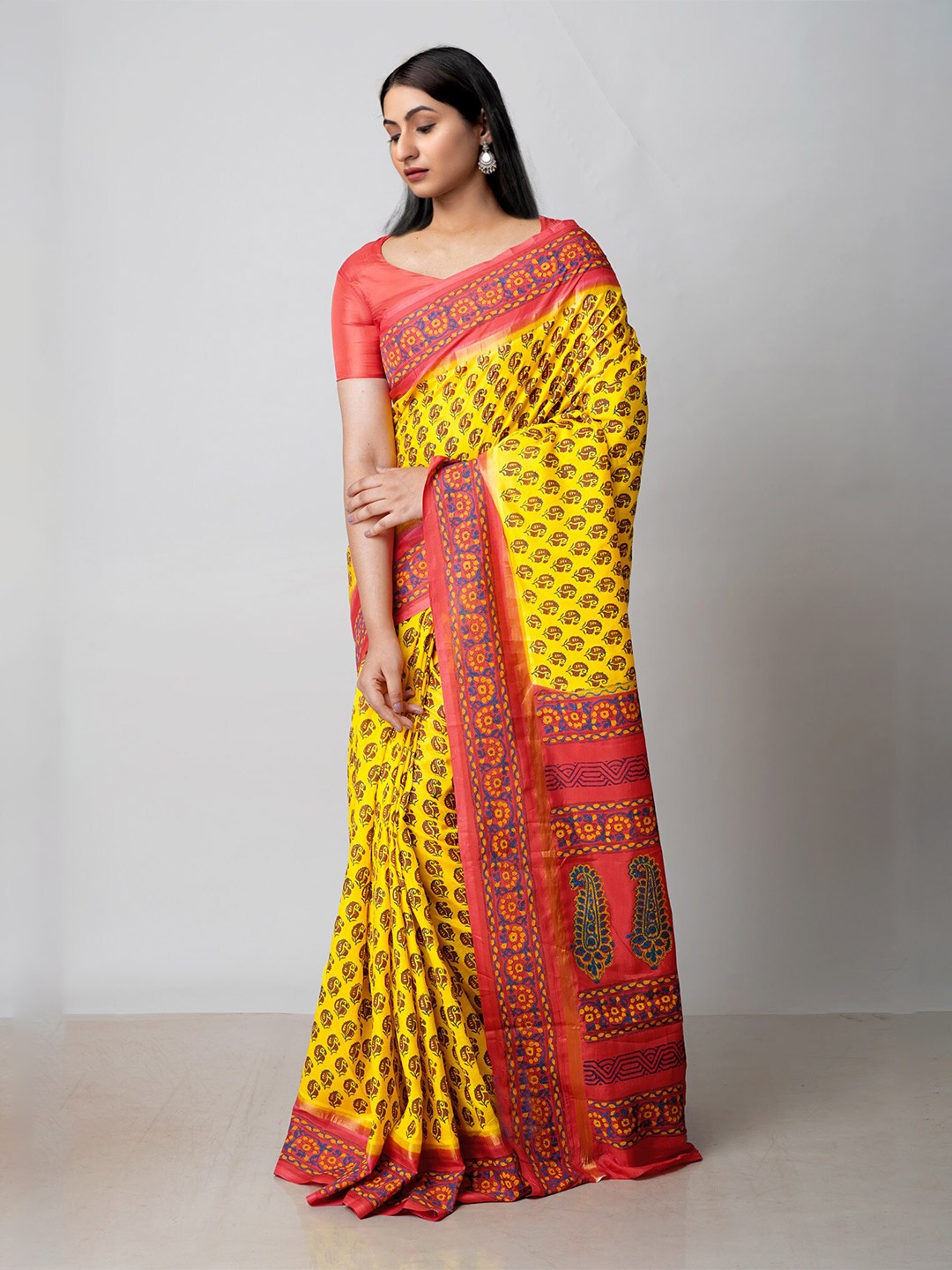 

Unnati Silks Ethnic Motifs Zari Silk Blend Baluchari Saree, Yellow