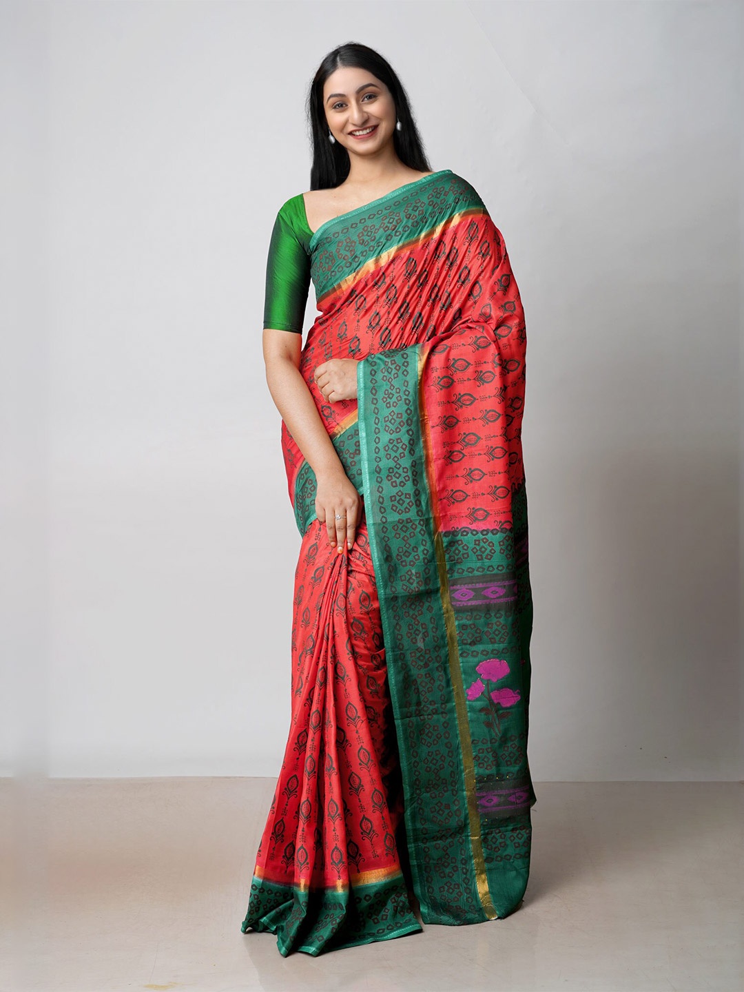 

Unnati Silks Ethnic Motifs Zari Silk Blend Baluchari Saree, Red