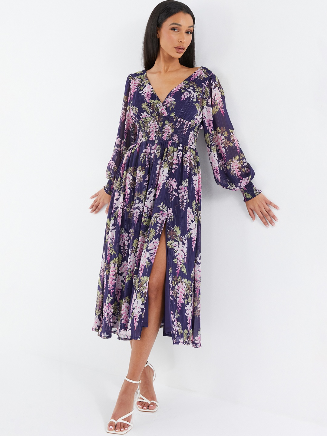 

QUIZ Blue Floral Print V-Neck Puff Sleeve Smocked Fit & flare Midi Dress