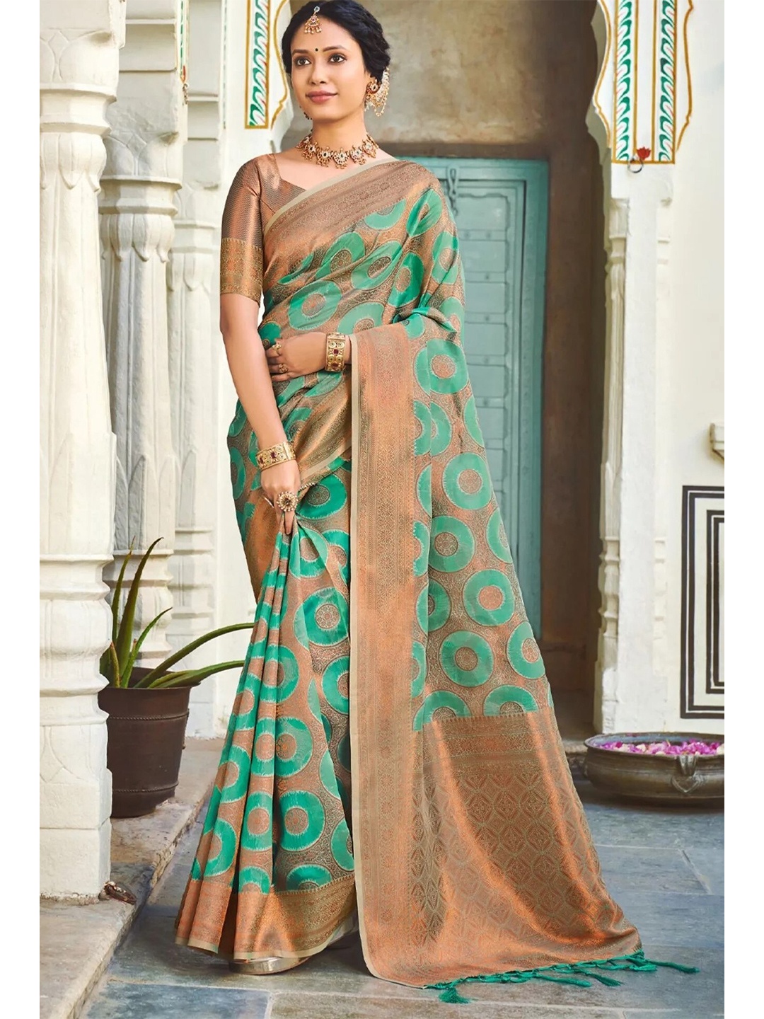 

Fab Viva Woven Design Zari Silk Blend Banarasi Saree, Green