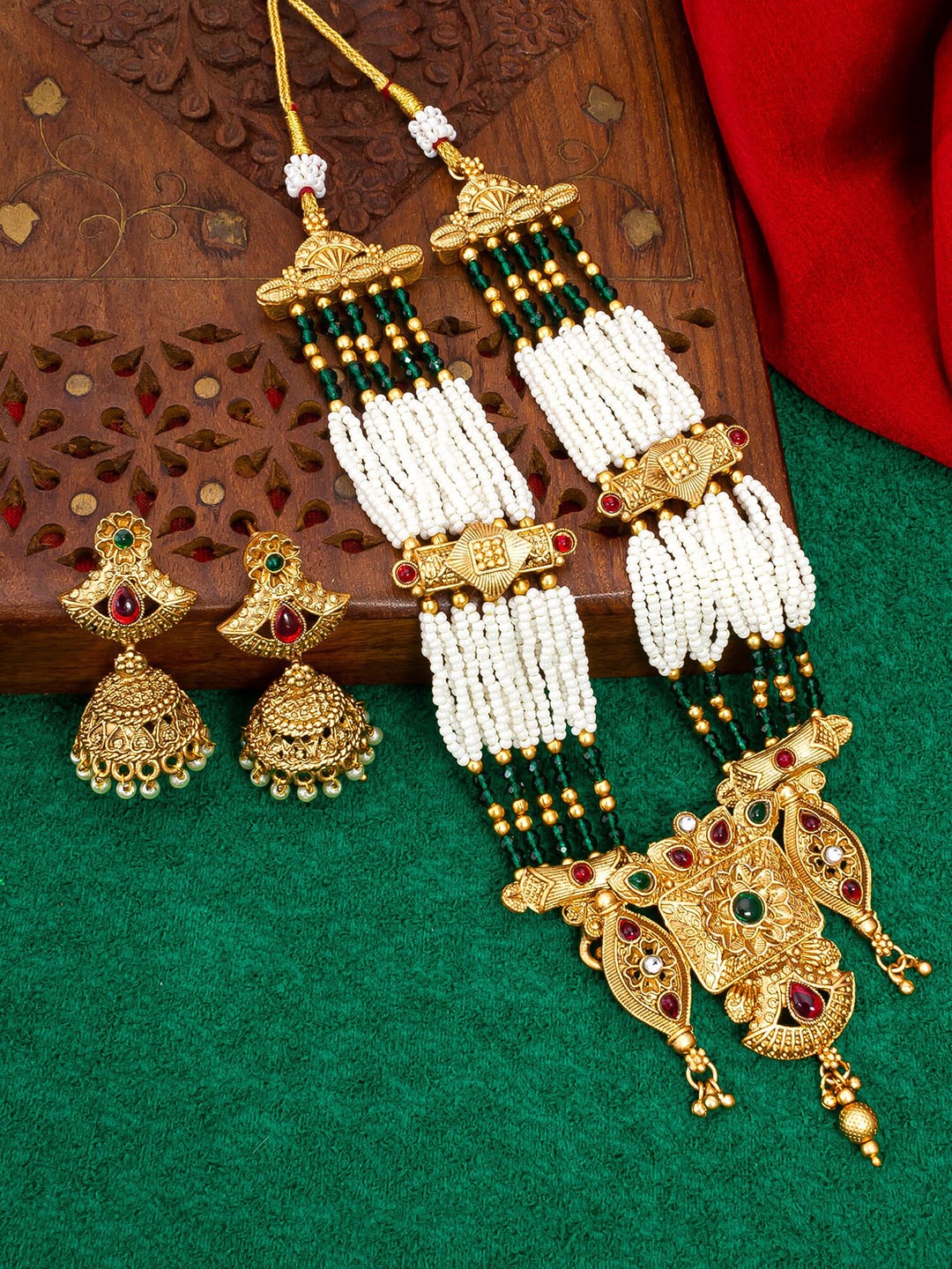 

aadita Gold-Plated Kundan-Studded & Pearl-Beaded Temple Jewellery Set