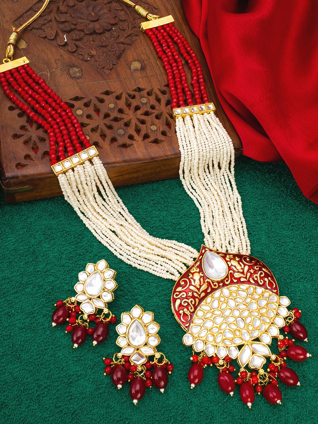 

aadita Gold-Plated Kundan-Studded & Beaded Temple Jewellery Set