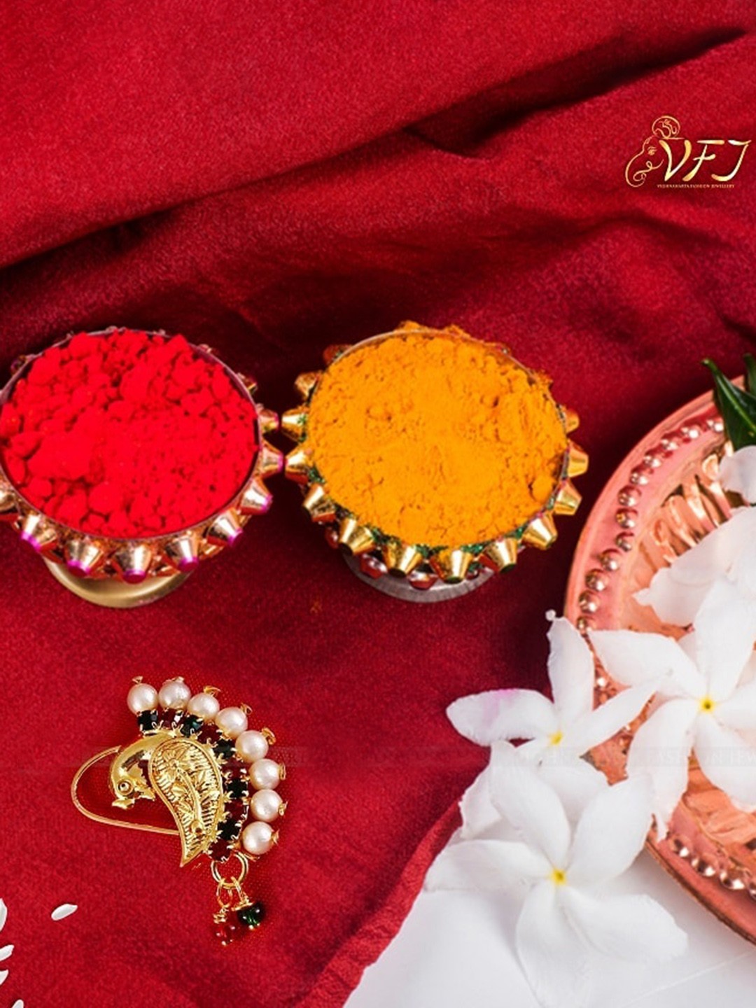 

Vighnaharta Set of 2 Gold-Plated Stone-Studded & Pearl Beaded Nosepins