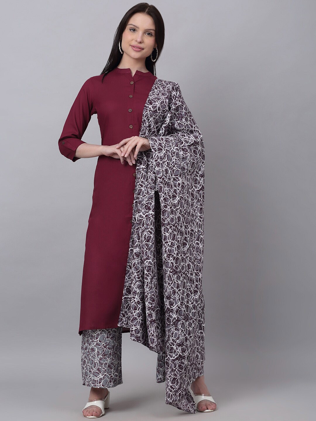 

DORIYA Printed Mandarin Collar Regular Kurta With Palazzos & Dupatta, Maroon