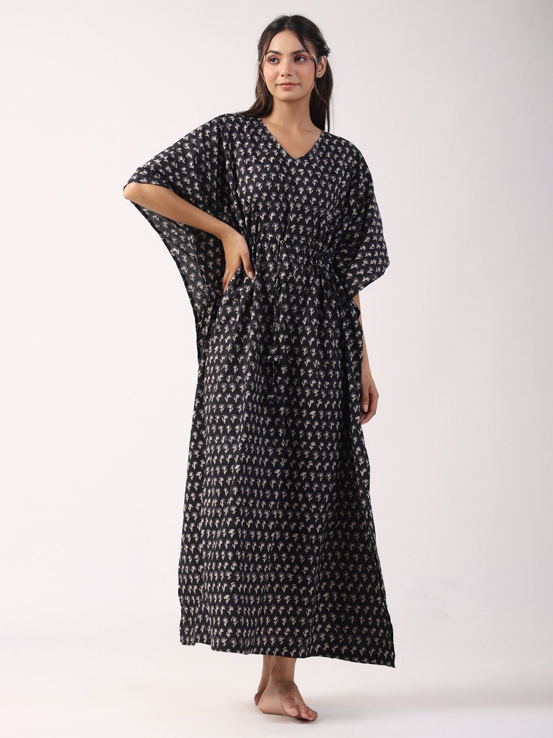 

JISORA Black Floral Printed Pure Cotton Kafthan Nightdress