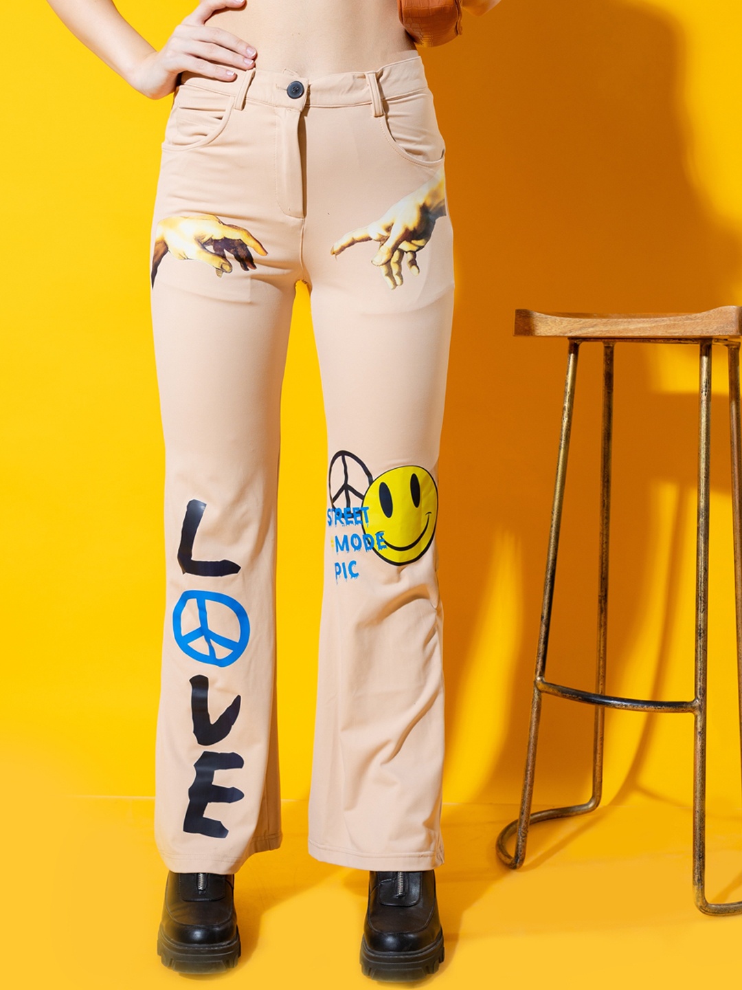 

Stylecast X Hersheinbox Women White Printed Trousers