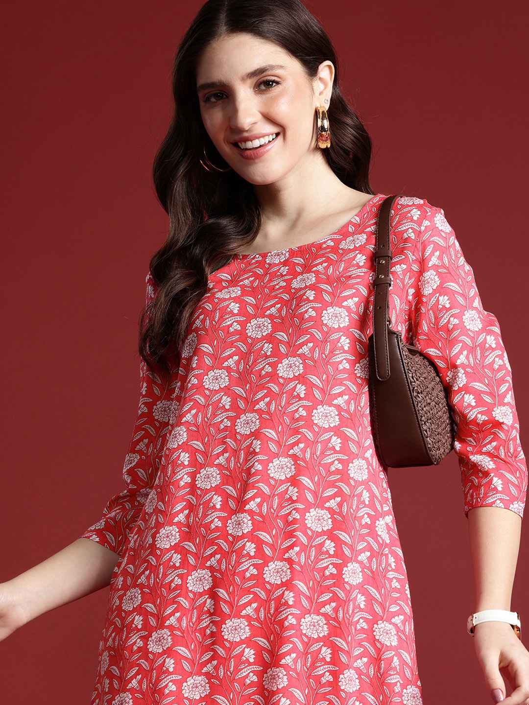 

Anouk Floral Printed Regular Kurta with Trousers, Fuchsia