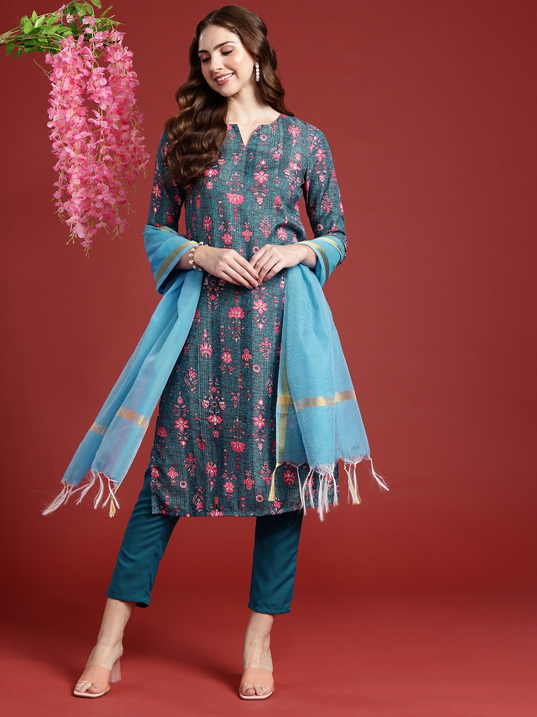 

Anouk Women Floral Printed Regular Kurta With Trousers & Dupatta, Blue
