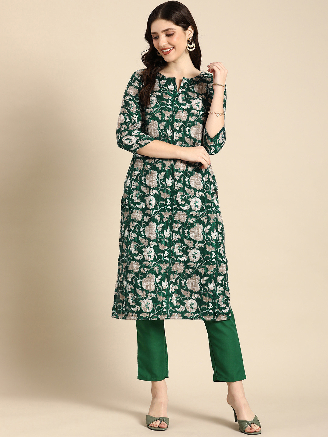 

Anouk Women Floral Printed Kurta & Trousers, Green