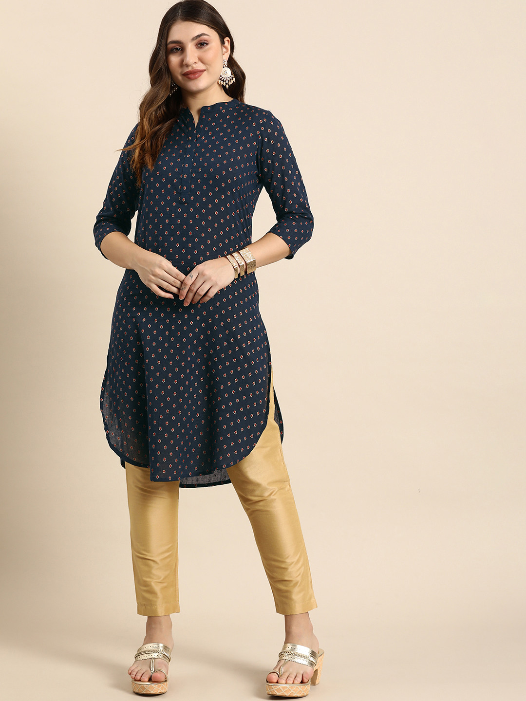 

Anouk Band Collar Floral Printed Pure Cotton Kurta, Navy blue