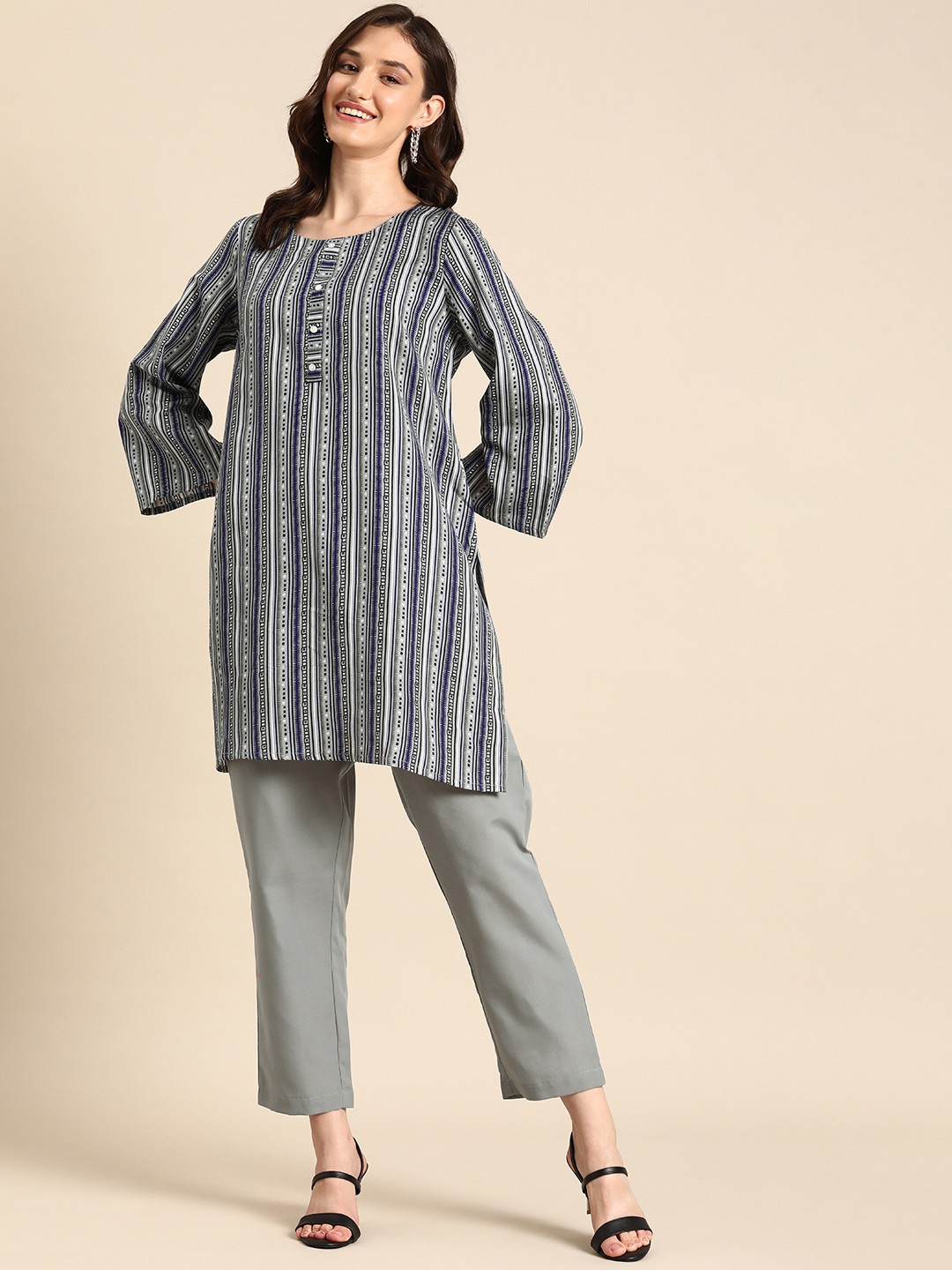 

Anouk Women Printed Regular Kurti With Trousers, Grey