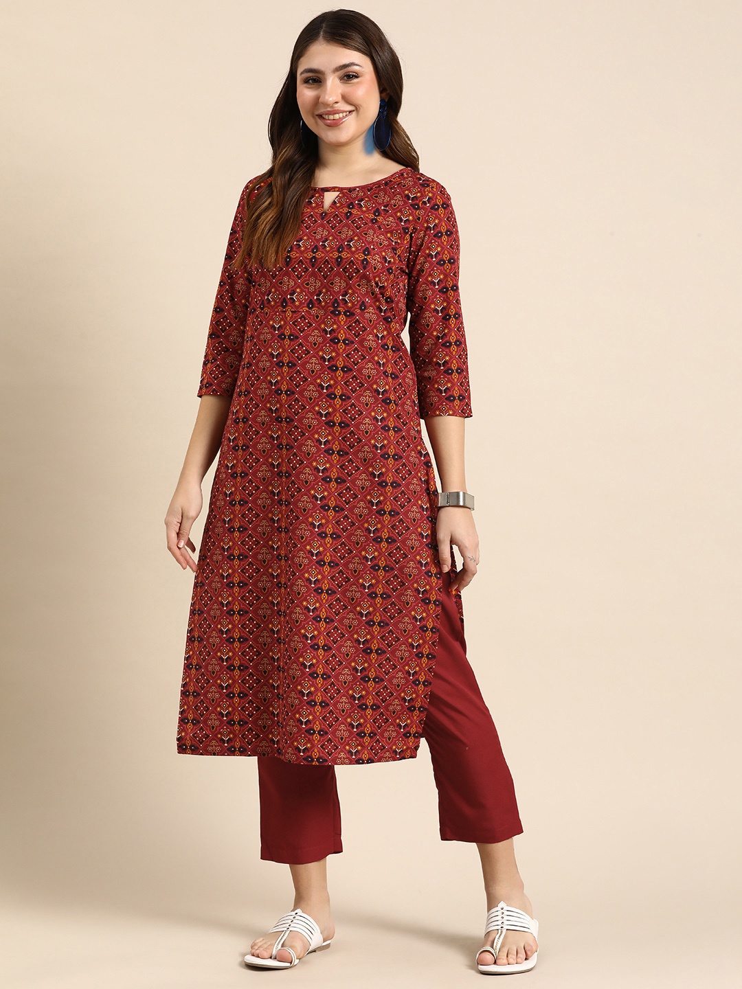 

Anouk Women Ethnic Motifs Printed Regular Kurta With Trousers, Maroon