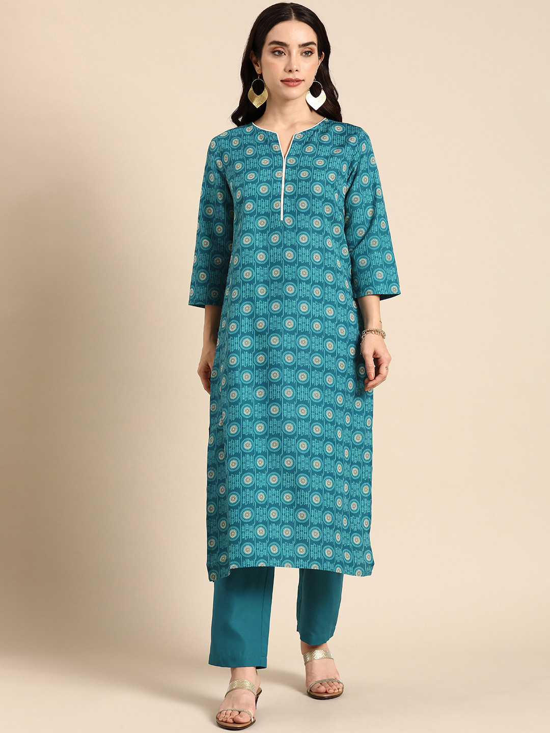 

Anouk Women Ethnic Motifs Printed Regular Kurta With Trousers, Teal