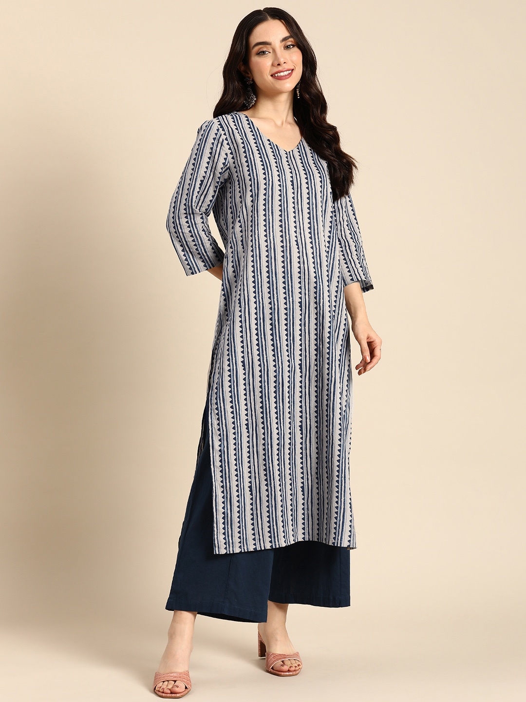 

Anouk Pure Cotton Regular Straight V-Neck Geometric Printed Kurta, Blue