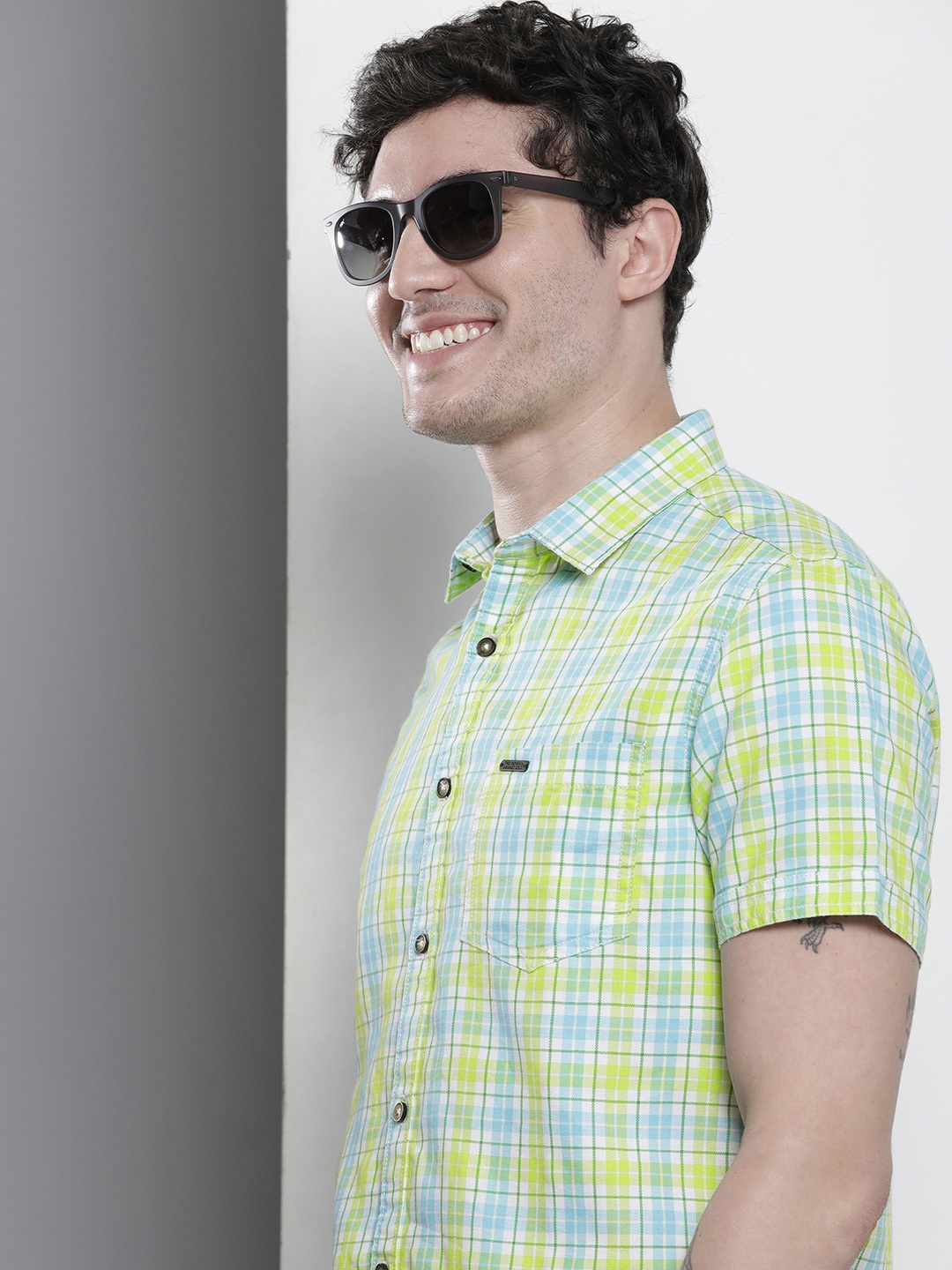 

The Indian Garage Co Men Slim Fit Opaque Checked Casual Shirt, Green