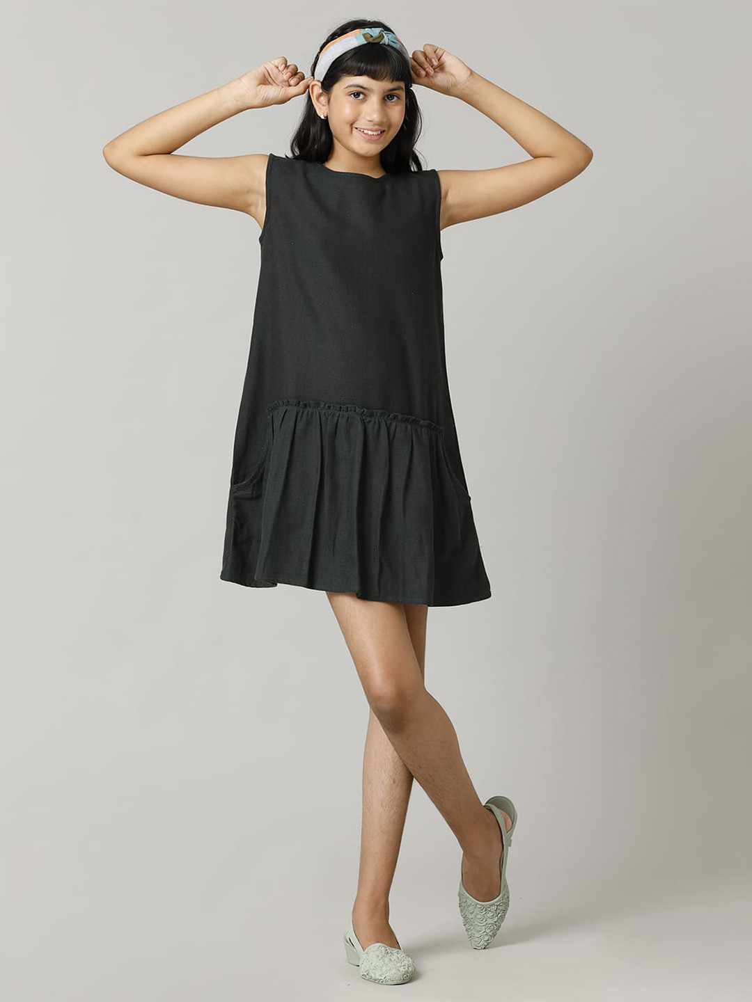 

UNDER FOURTEEN ONLY Girls Sleeveless Pure Wool Drop-Waist Dress, Green