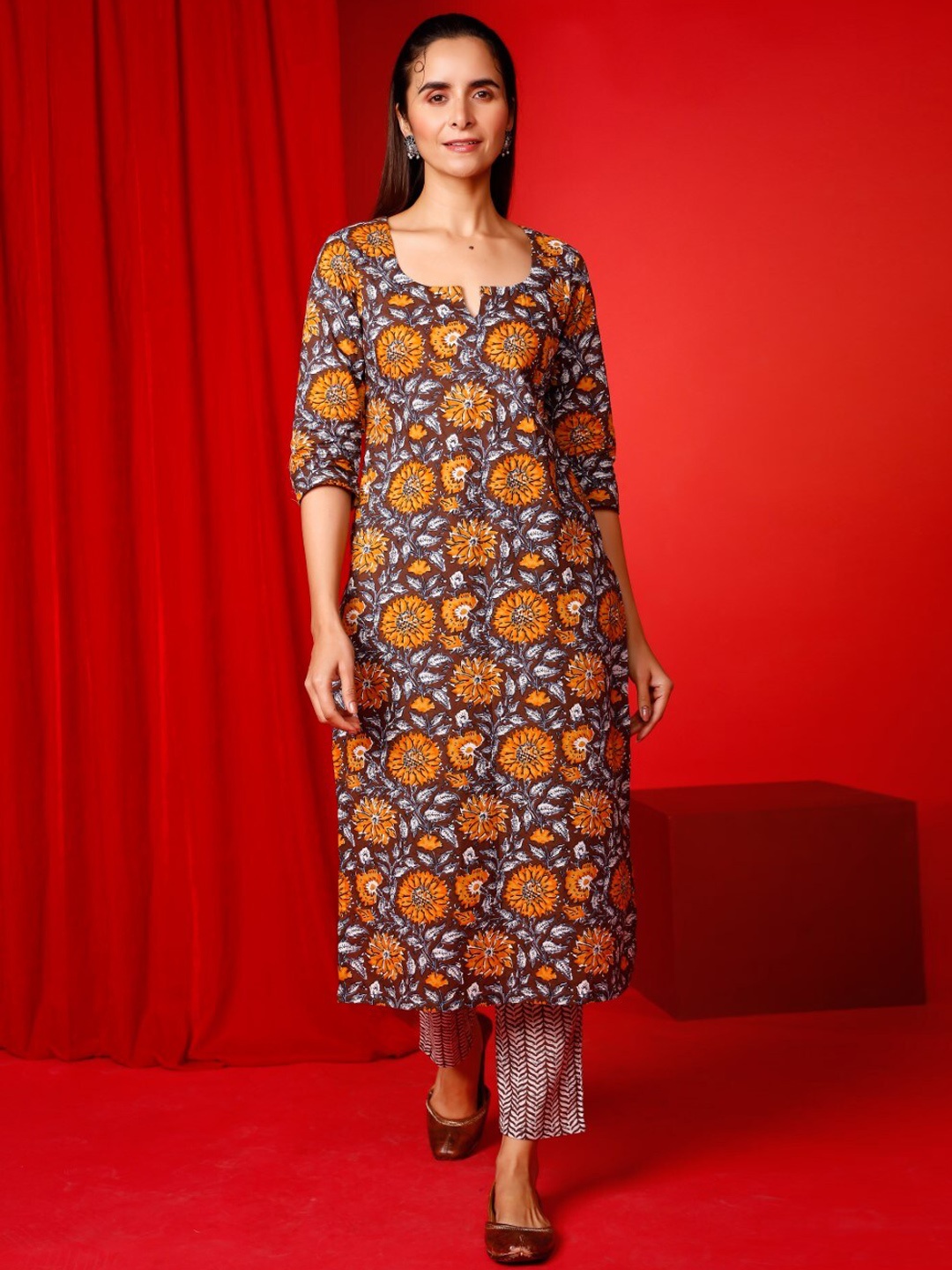 

PHEETA Ethnic Motifs Printed Pure Cotton Kurta With Trousers, Brown