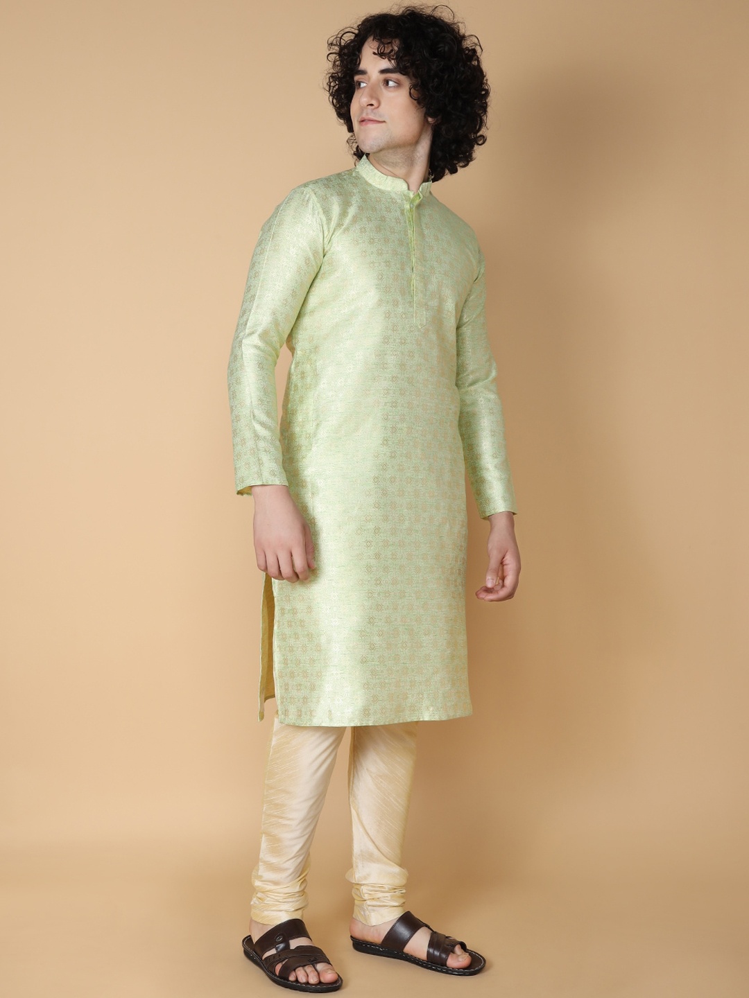 

NAMASKAR Men Green Regular Pure Silk Kurta with Churidar