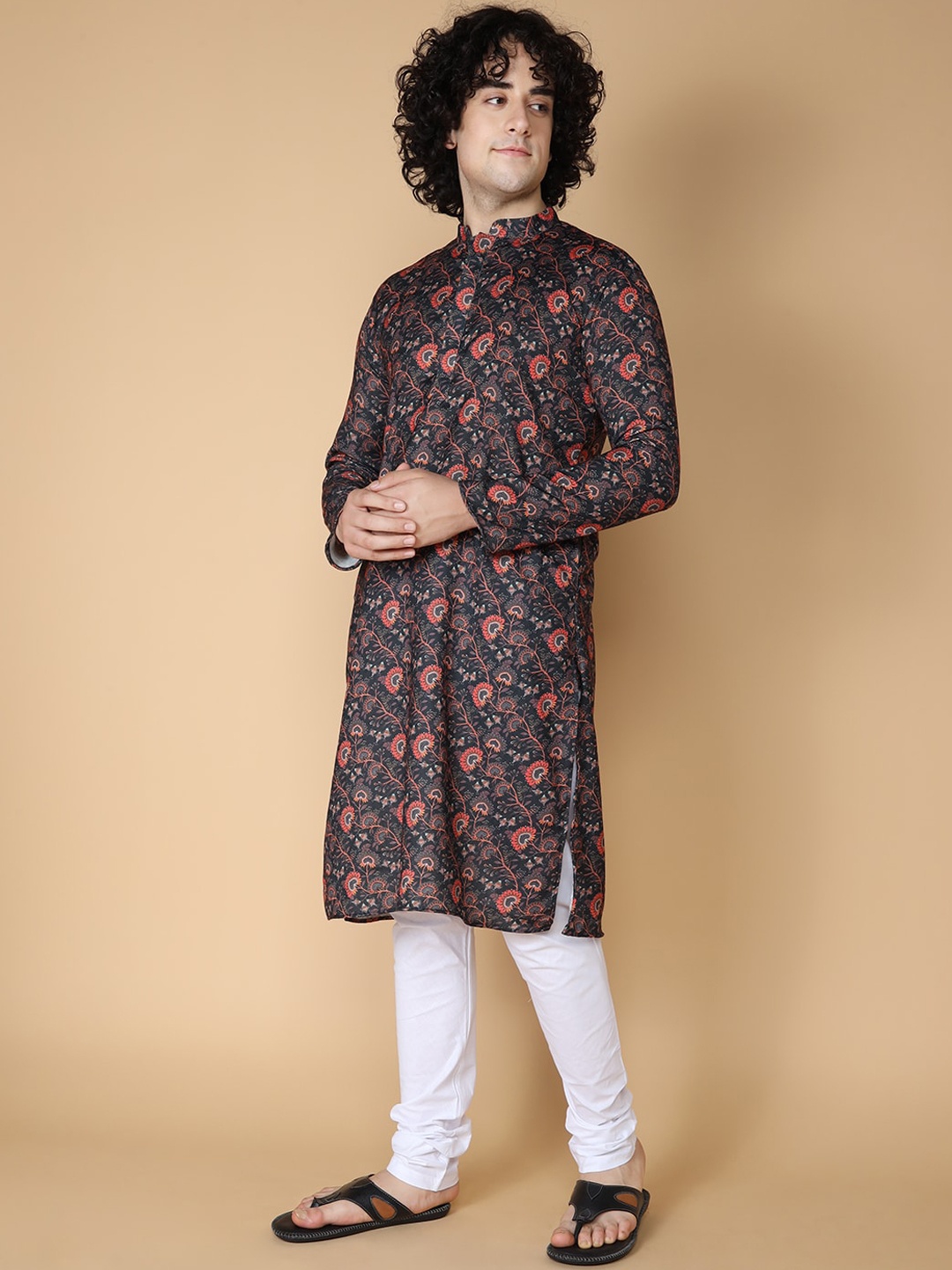 

NAMASKAR Ethnic Motif Printed Kurta with Churidar, Black