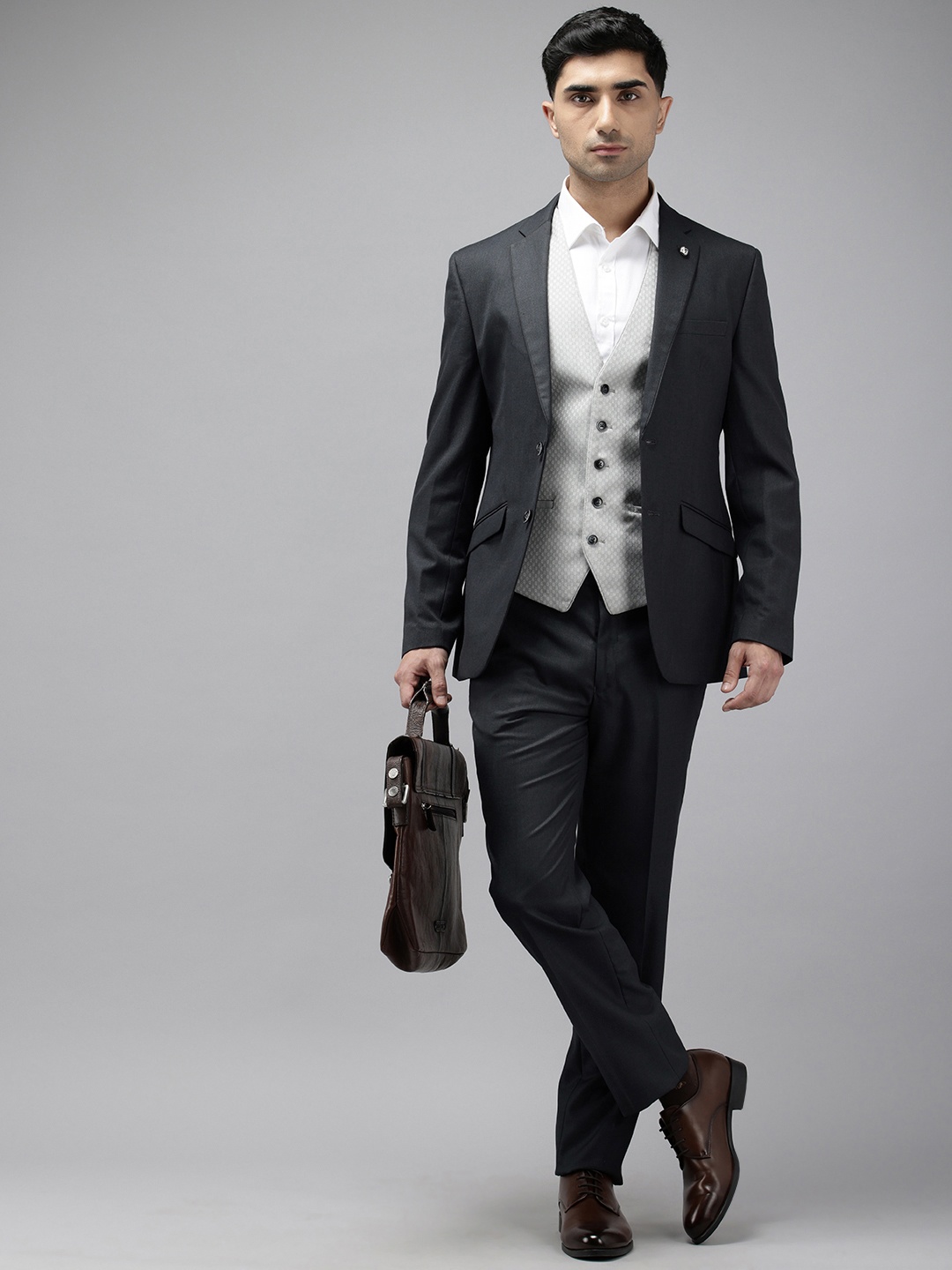 

Park Avenue Single Breasted Slim Fit 3-Piece Formal Suit, Navy blue