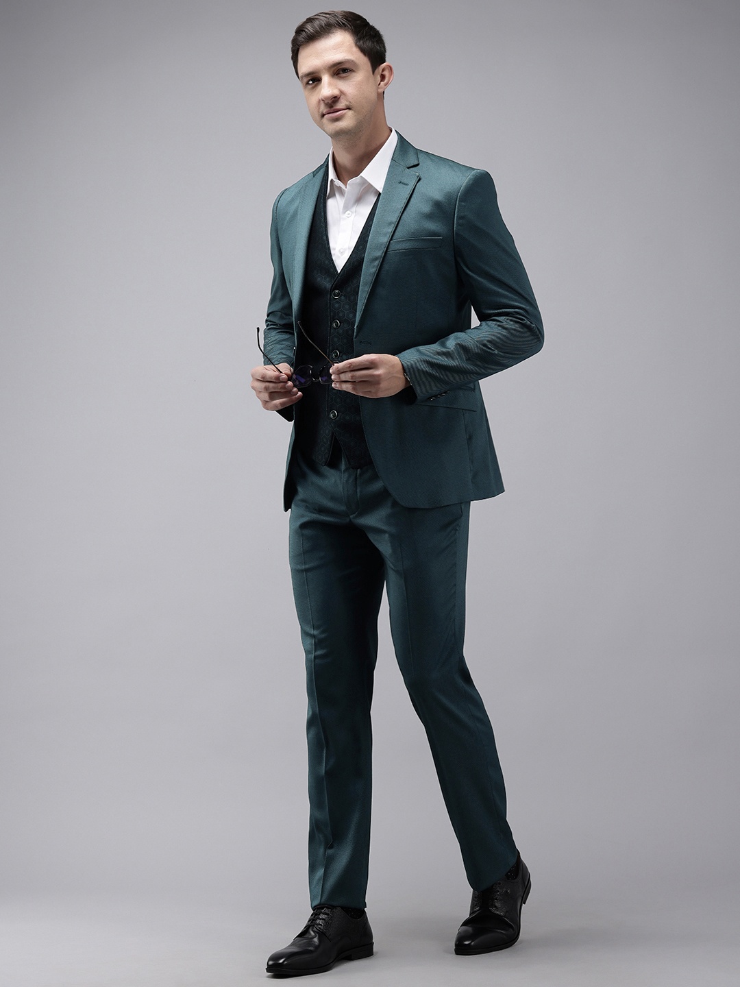 

Park Avenue Self-Design Super Slim Fit Single-Breasted 3 Piece Party Suit, Green