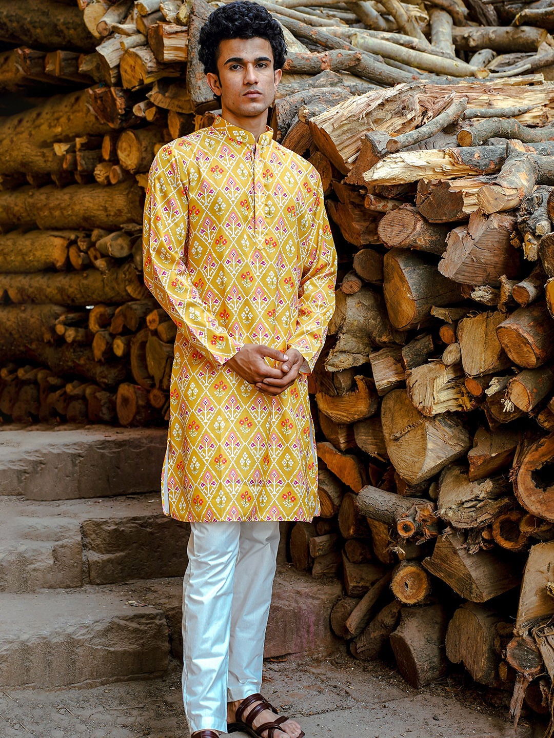 

Be Desi Ethnic Motifs Printed Mandarin Collar Straight Kurta, Yellow