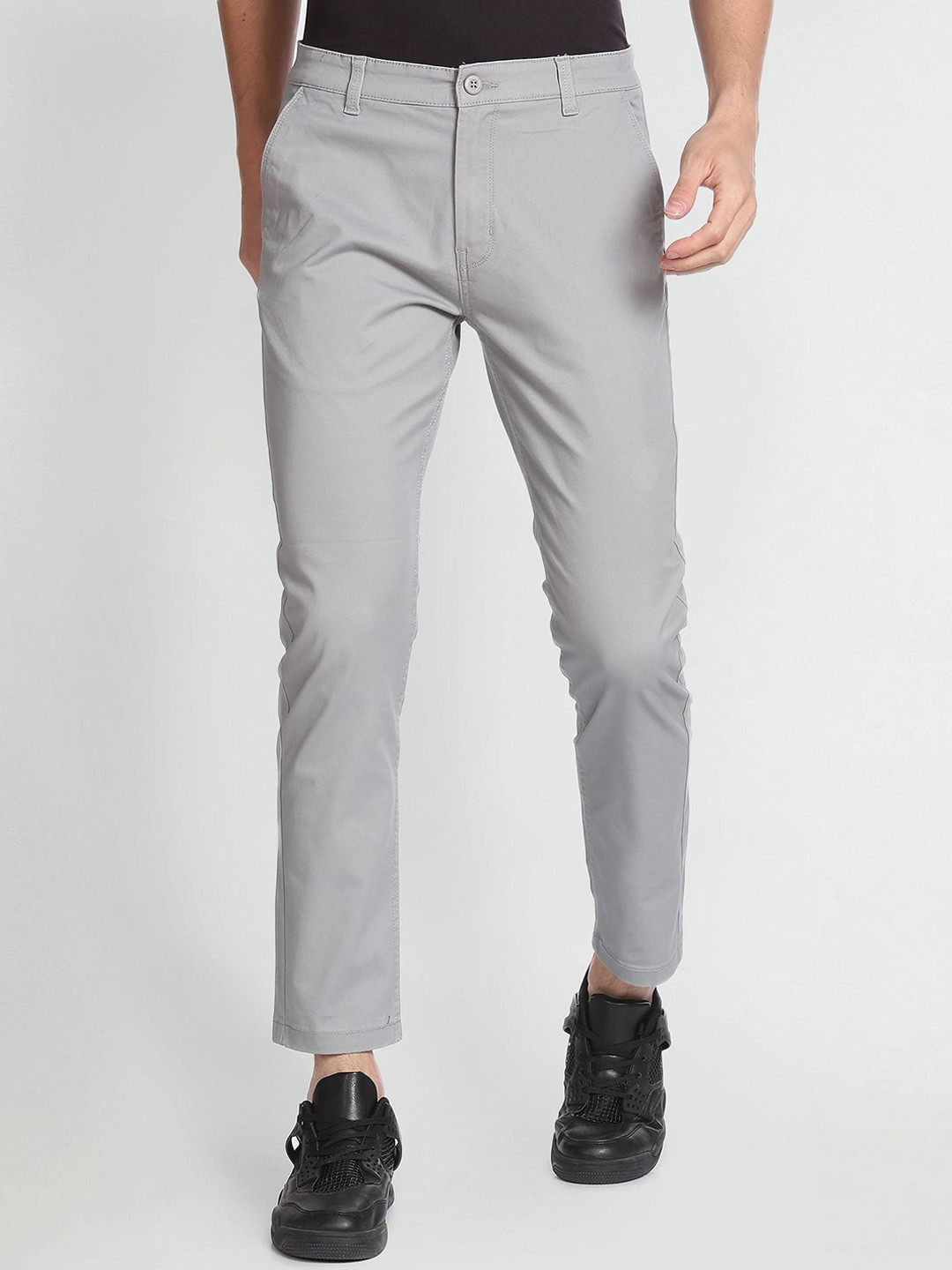

Flying Machine Men Tapered Fit Mid-Rise Plain Cotton Trousers, Grey