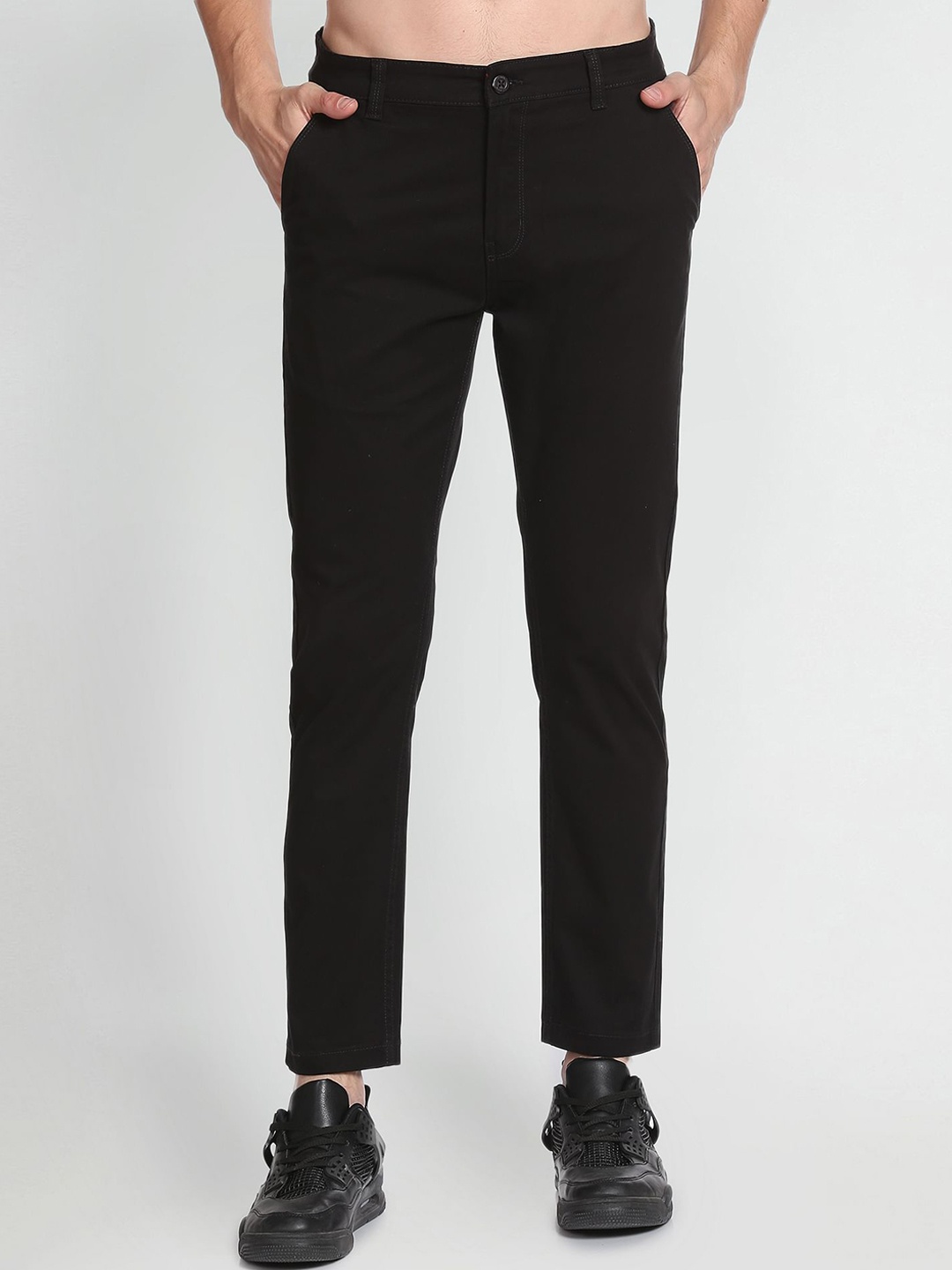 

Flying Machine Men Tapered Fit Mid-Rise Plain Cotton Trousers, Black