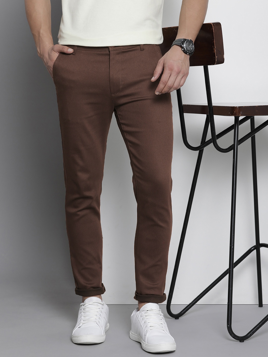 

The Indian Garage Co Men Slim Fit Chinos Trousers, Brown