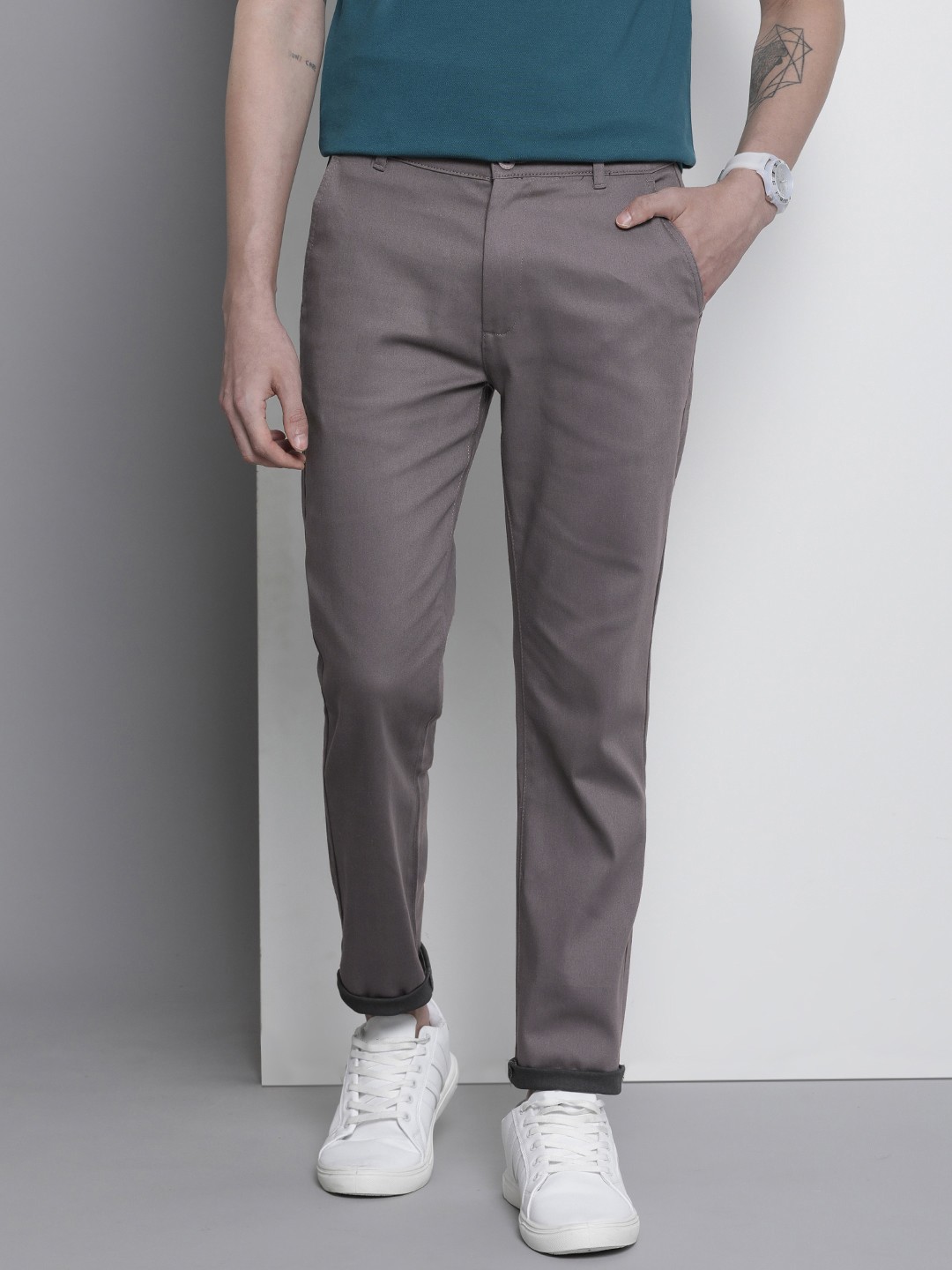 

The Indian Garage Co Men Slim Fit Chinos Trousers, Grey