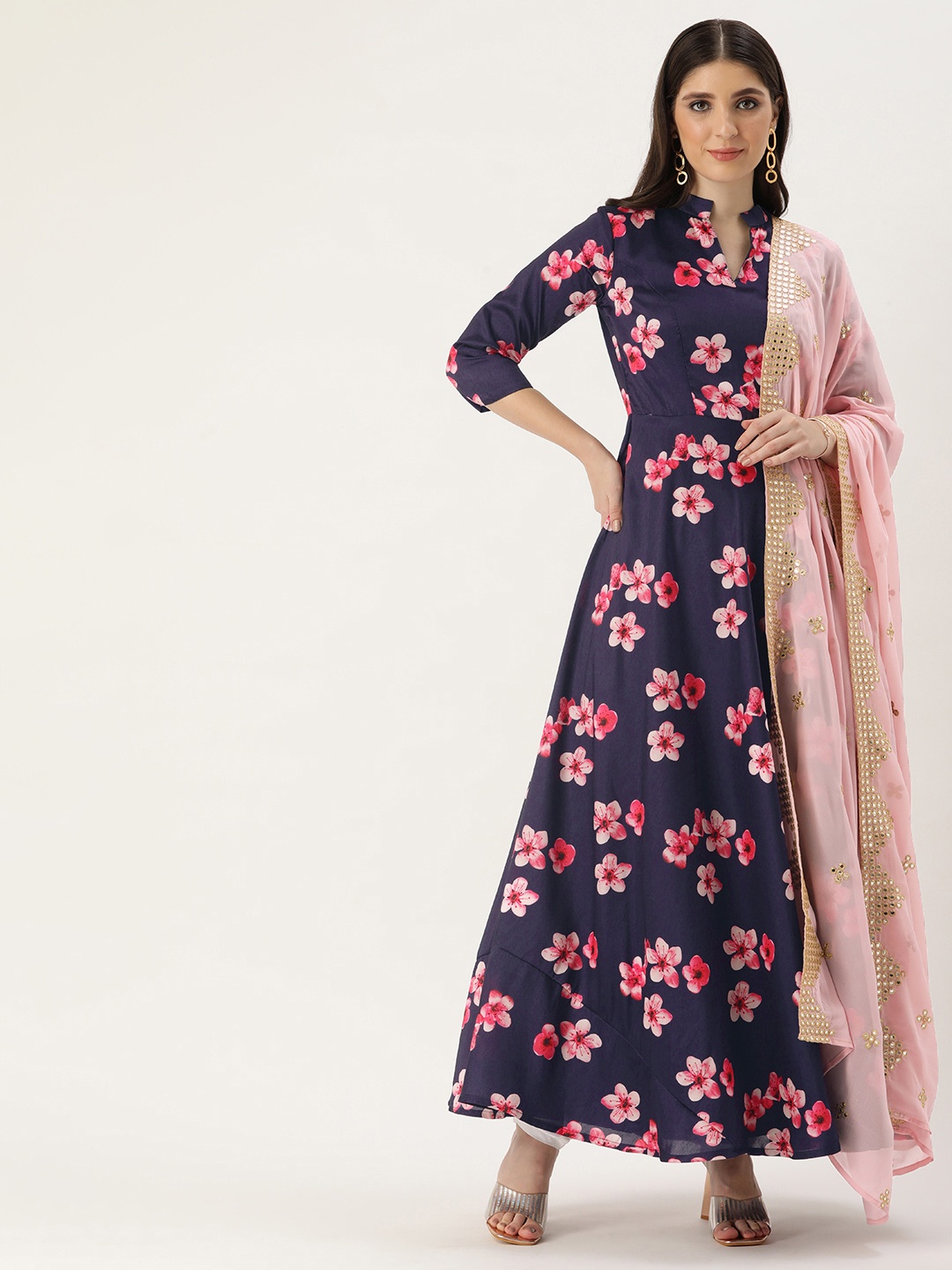

Ethnovog Floral Printed Regular Kurta with Trousers & Dupatta, Blue