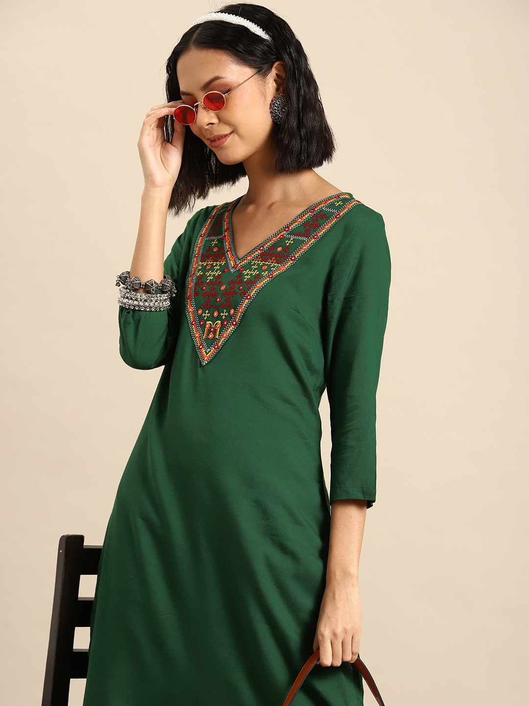 

Sangria Ethnic Motifs Embroidered Mirror Work Kurta, Green