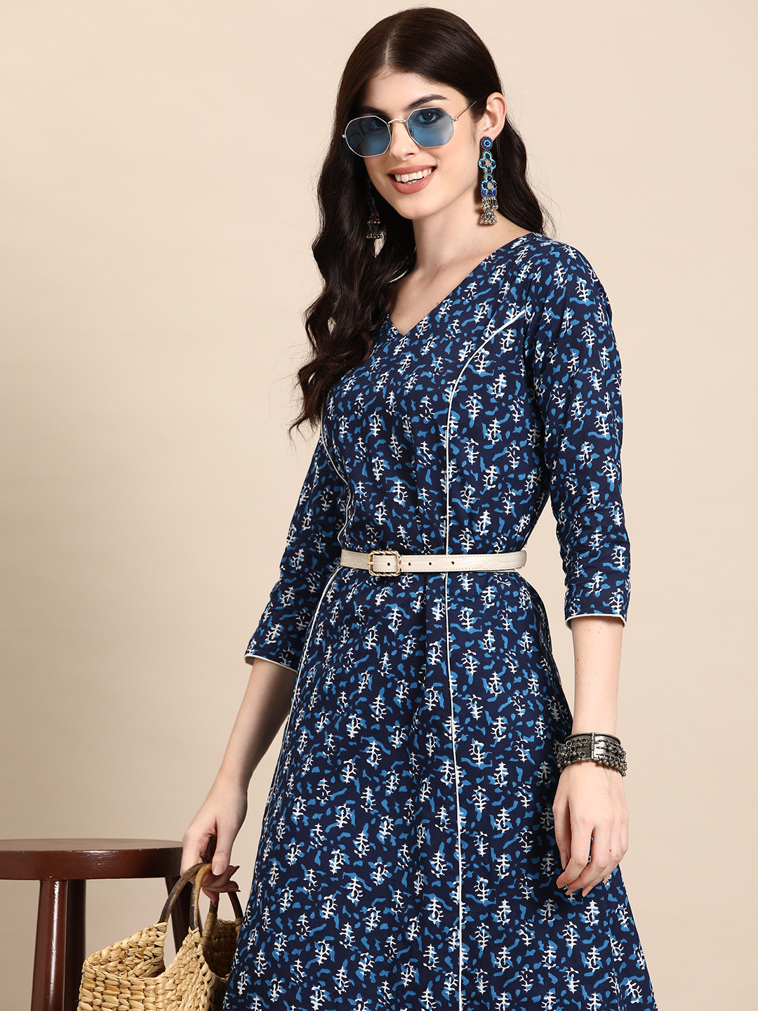 

Sangria Women Ethnic Motifs Printed Panelled Pure Cotton Kurta with Palazzos, Navy blue