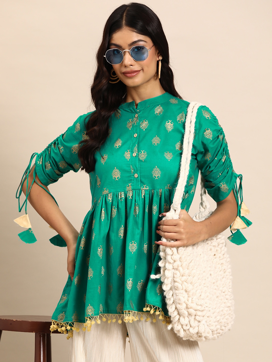 

Sangria Pure Cotton Printed Mandarin Collar Ethnic Top, Green