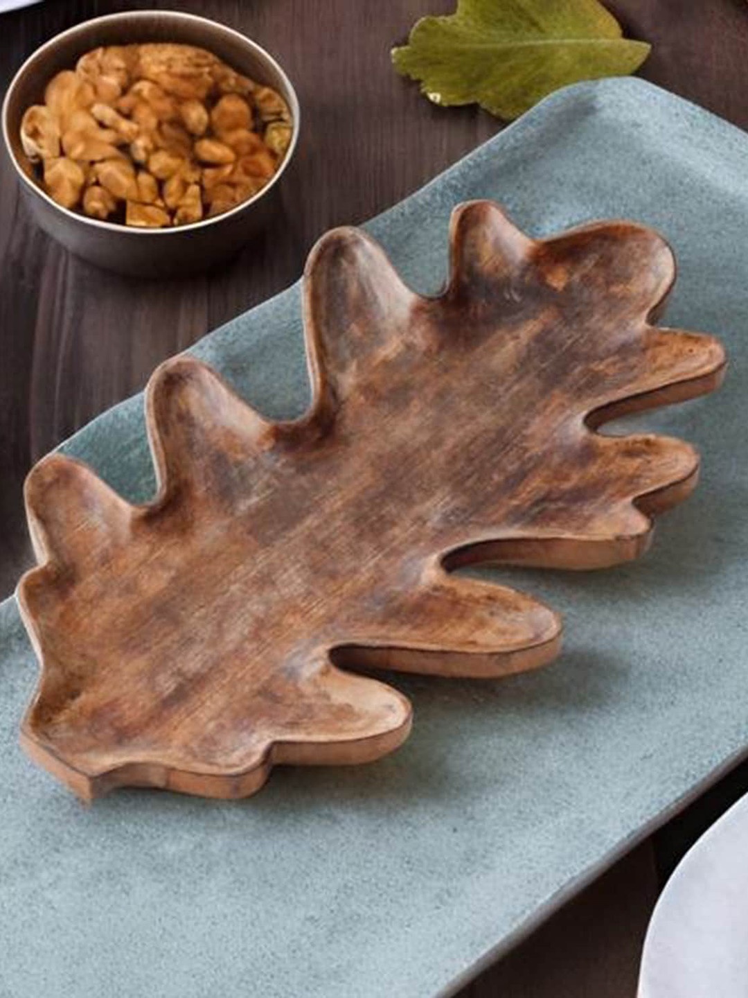 

CASA DECOR Brown Wooden Oak Leaf Platter Tray