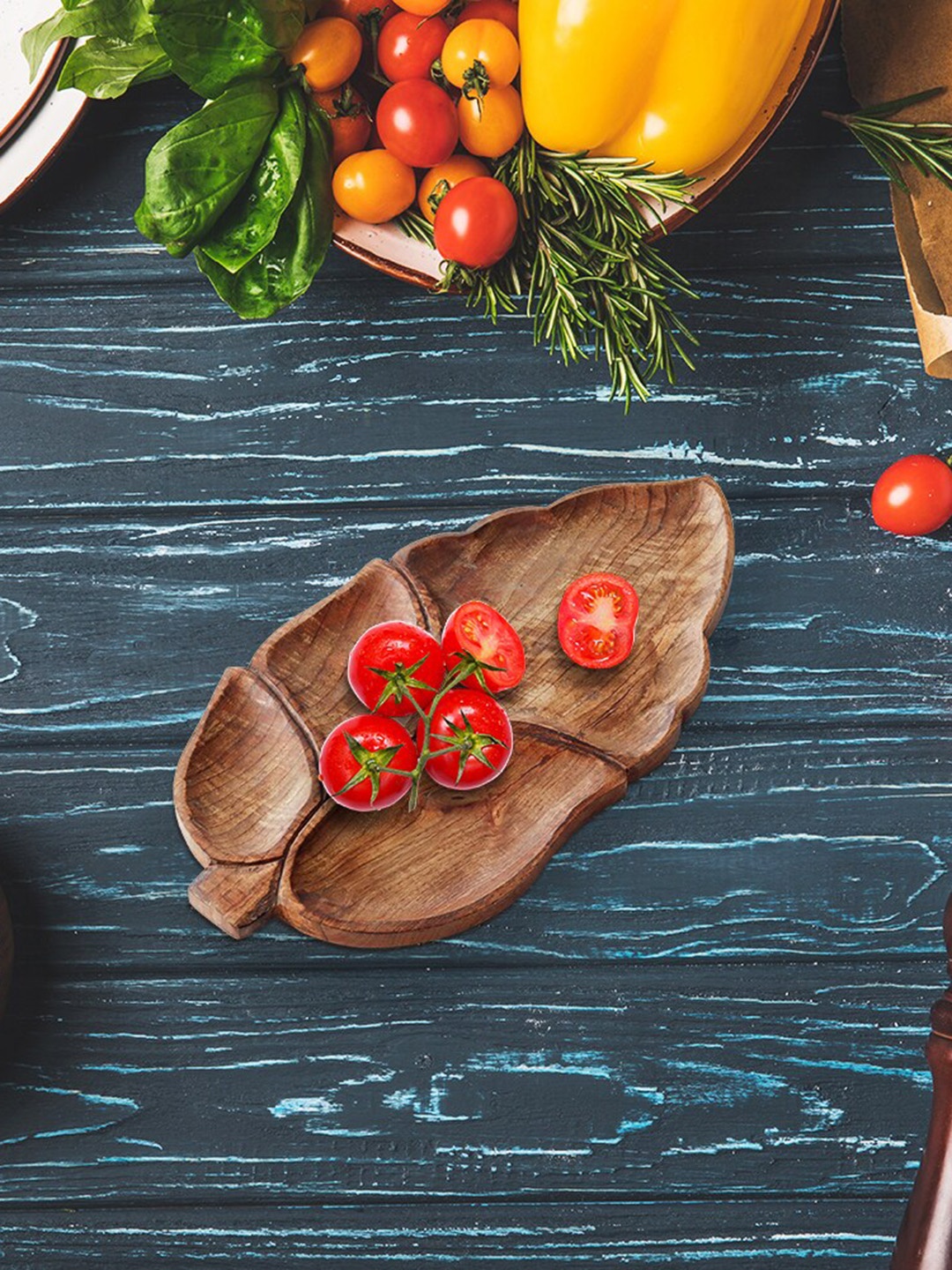 

CASA DECOR Brown Leaf Shaped Wooden Tray