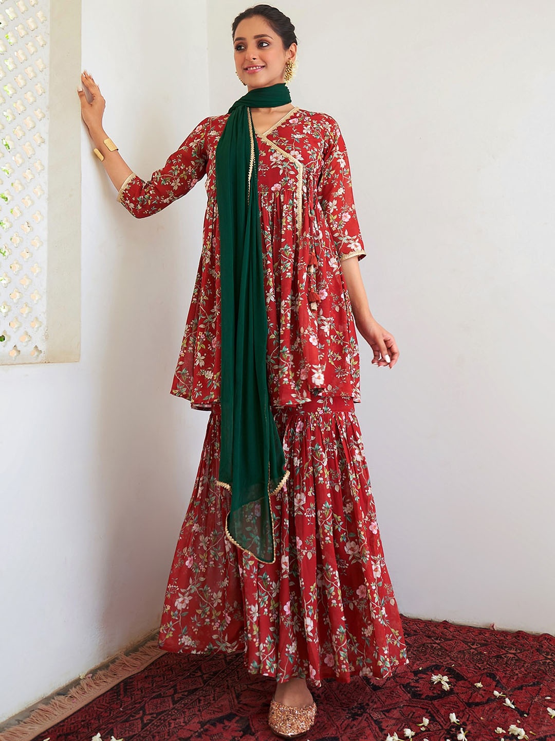 

Janasya Floral Printed Angrakha Gotta Patti Kurta With Sharara & Dupatta, Maroon