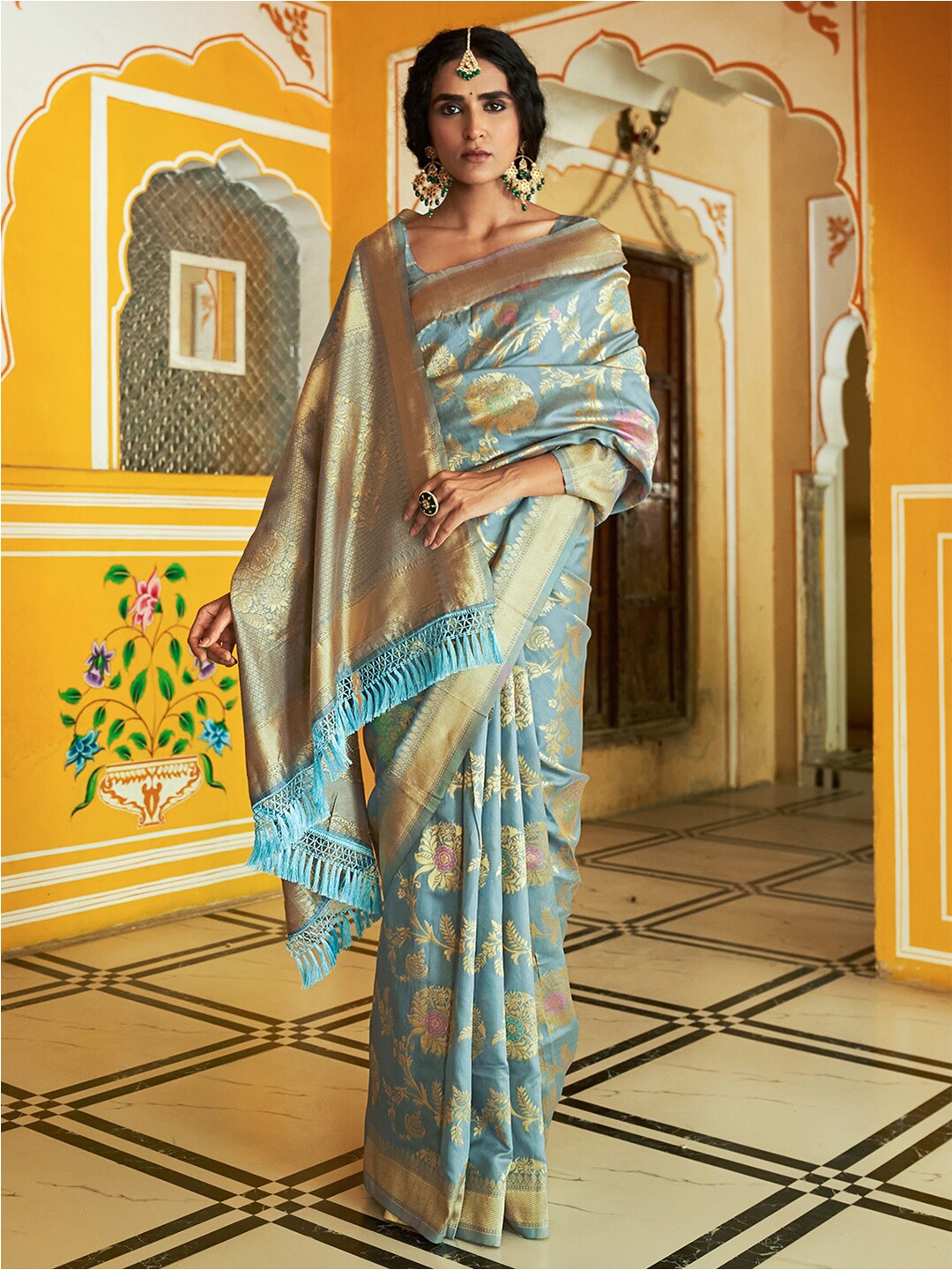 

Janasya Floral Woven Design Zari Banarasi Saree, Grey