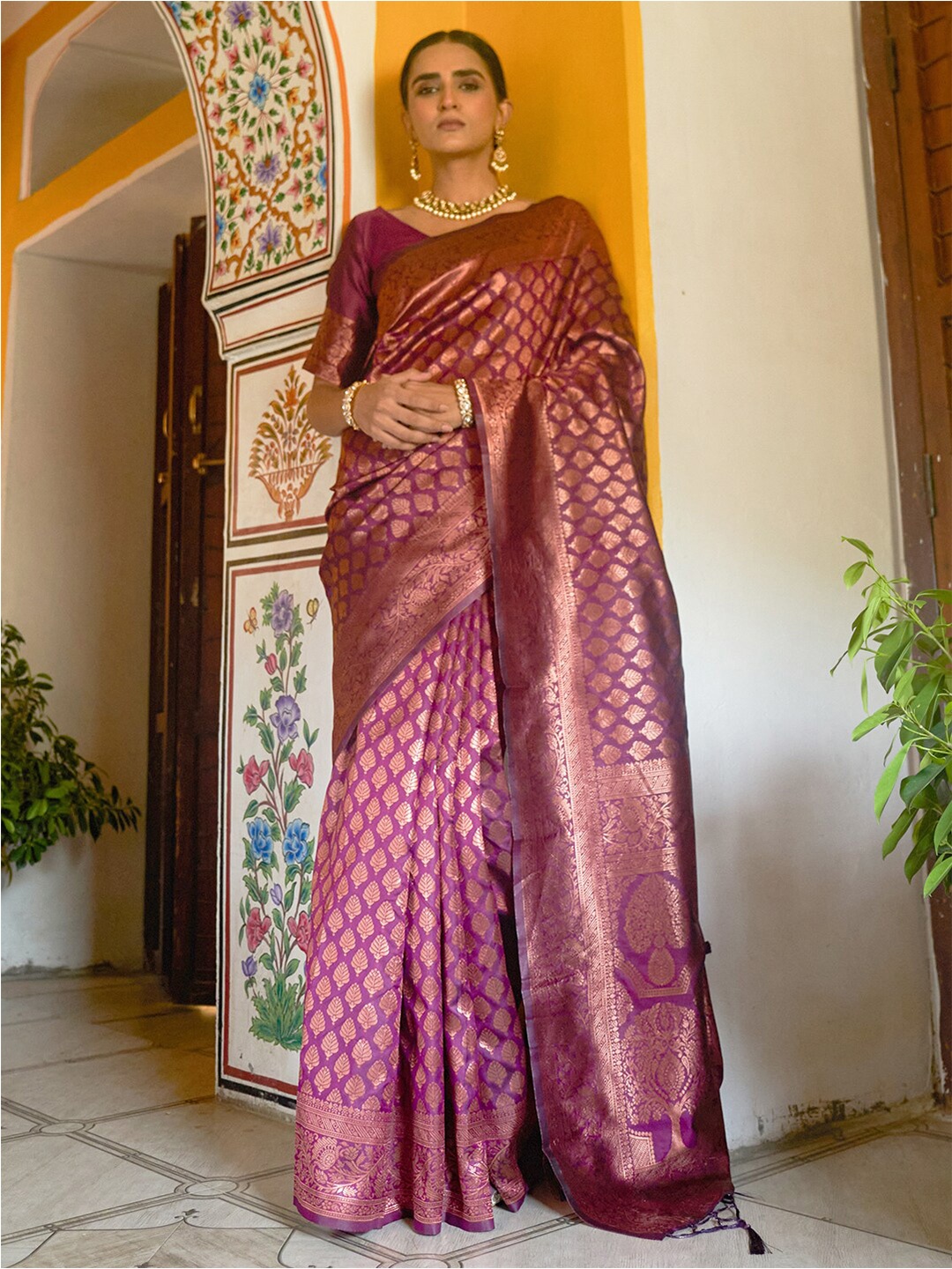 

Janasya Ethnic Motif Woven Design Zari Banarasi Saree, Purple