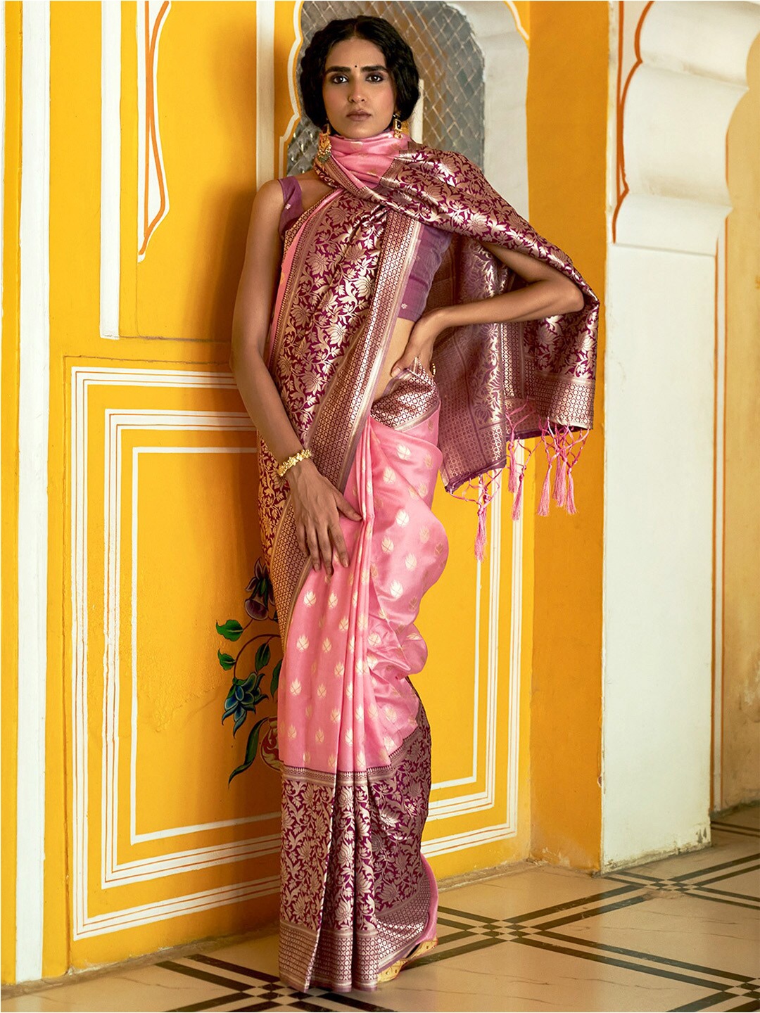 

Janasya Ethnic Motif Woven Design Zari Banarasi Saree, Pink